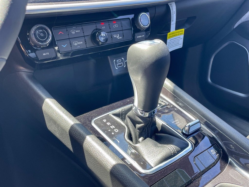 New 2025 Jeep Compass Latitude image 28