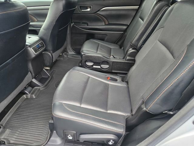 Certified 2017 Toyota Highlander Limited AWD/4WD image 15
