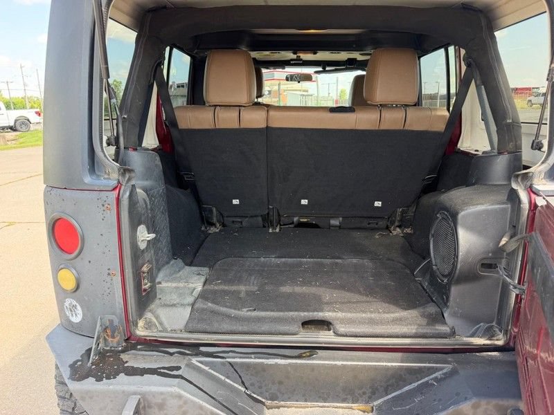 Used 2012 Jeep Wrangler Unlimited Rubicon w/ Connectivity Group AWD/4WD image 5