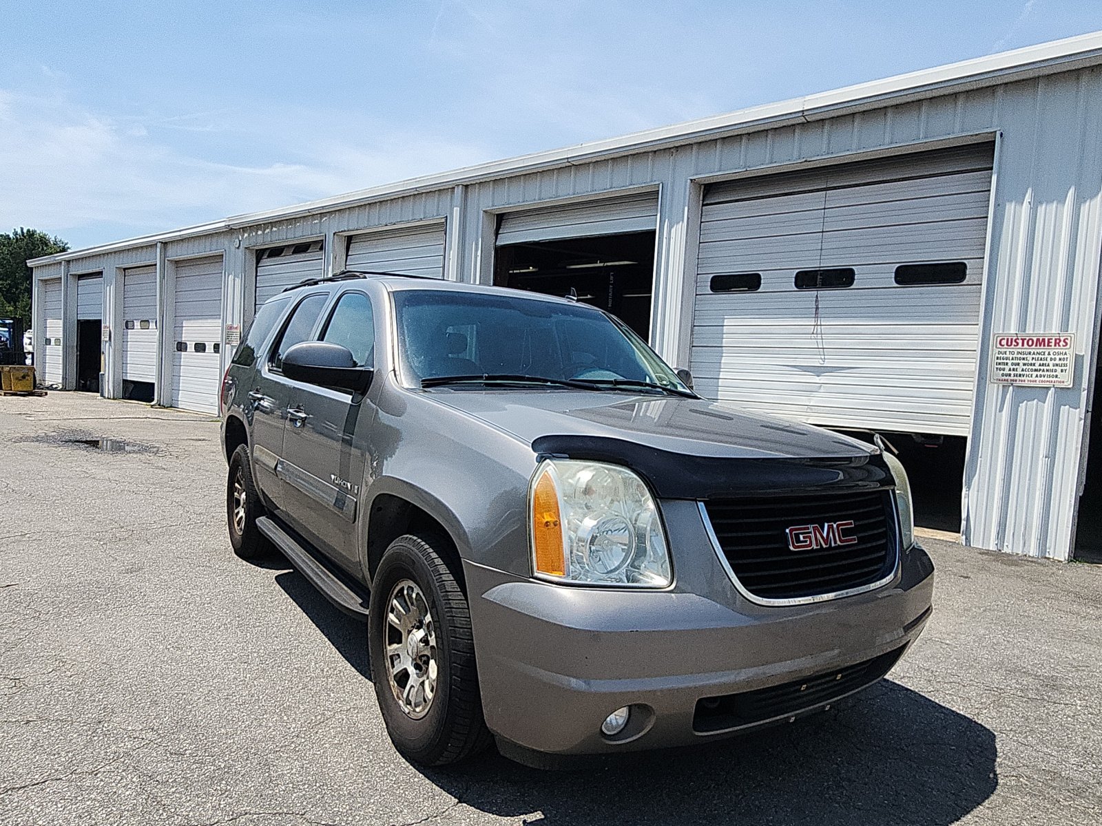 Used 2007 GMC Yukon SLT w/ SLT Preferred Equipment Group RWD image 7