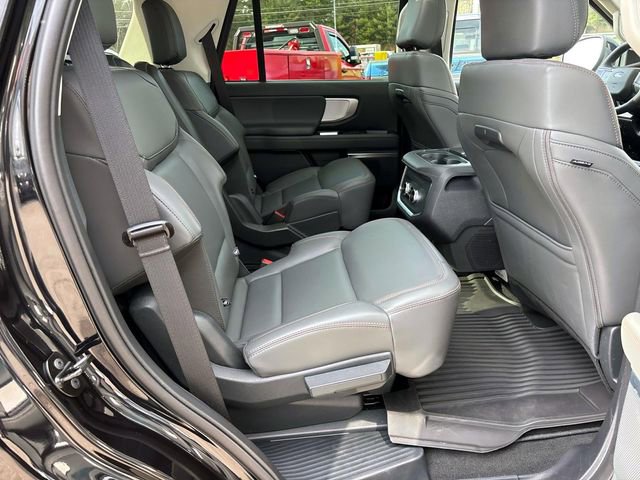 Used 2025 Ford Expedition Active image 18