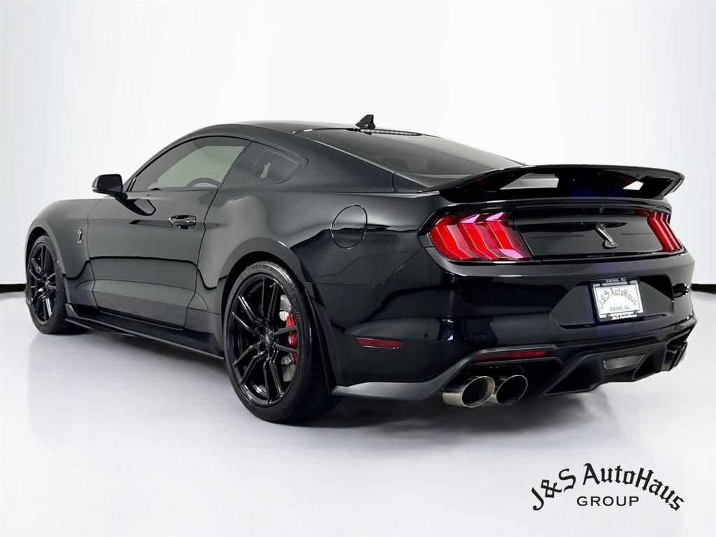 Used 2020 Ford Mustang Shelby GT500 w/ Technology Package RWD image 5