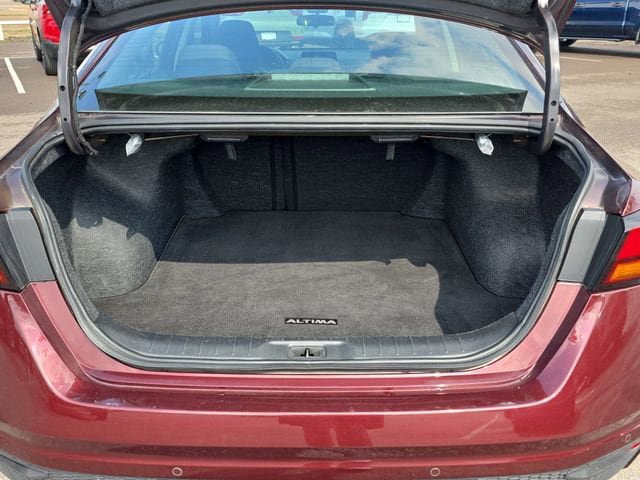 Used 2024 Nissan Altima 2.5 SV image 13