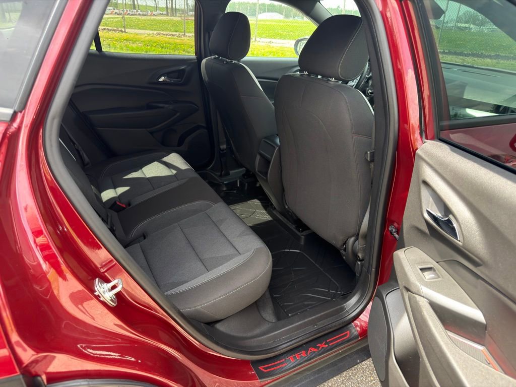 Used 2024 Chevrolet Trax RS w/ Driver Confidence Package FWD image 22