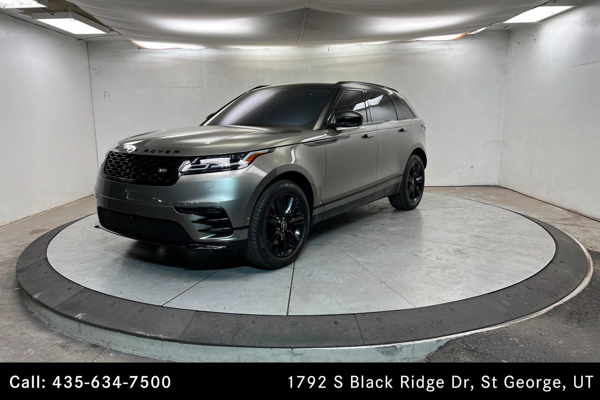 Used 2020 Land Rover Range Rover Velar R-Dynamic S image 1