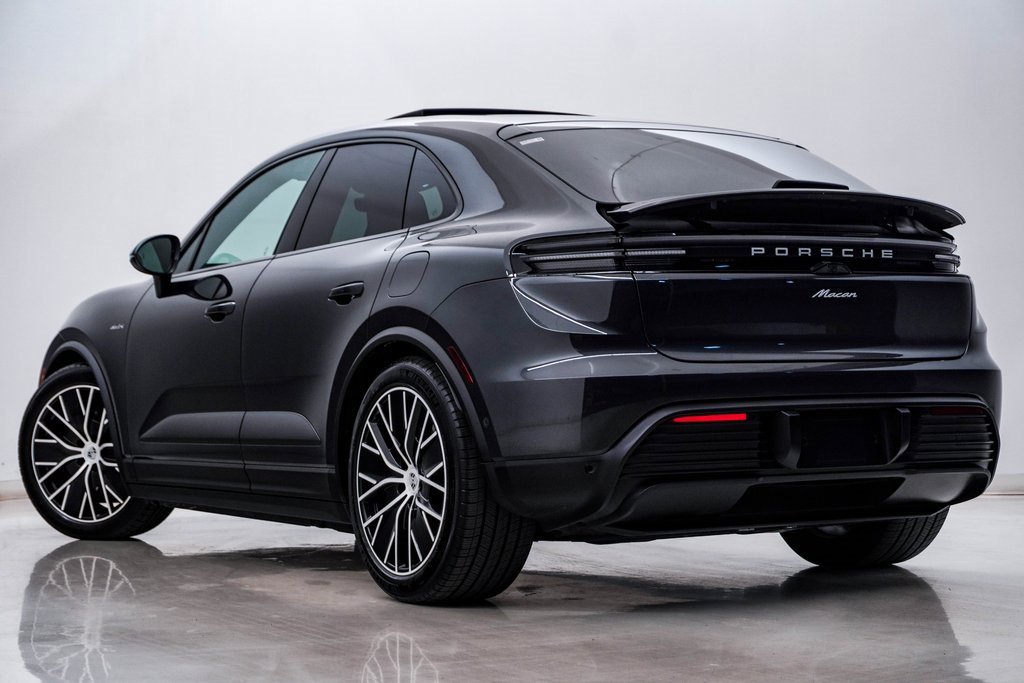 Certified 2025 Porsche Macan Electric image 3
