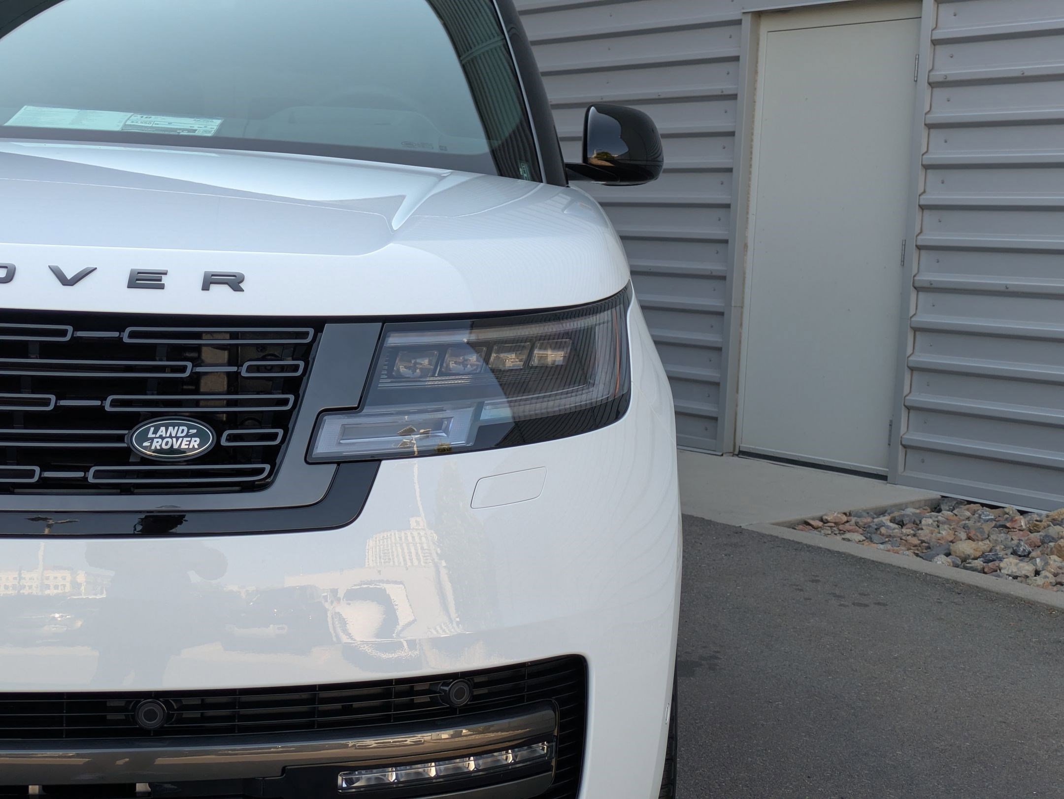 New 2025 Land Rover Range Rover Long Wheelbase SE image 9
