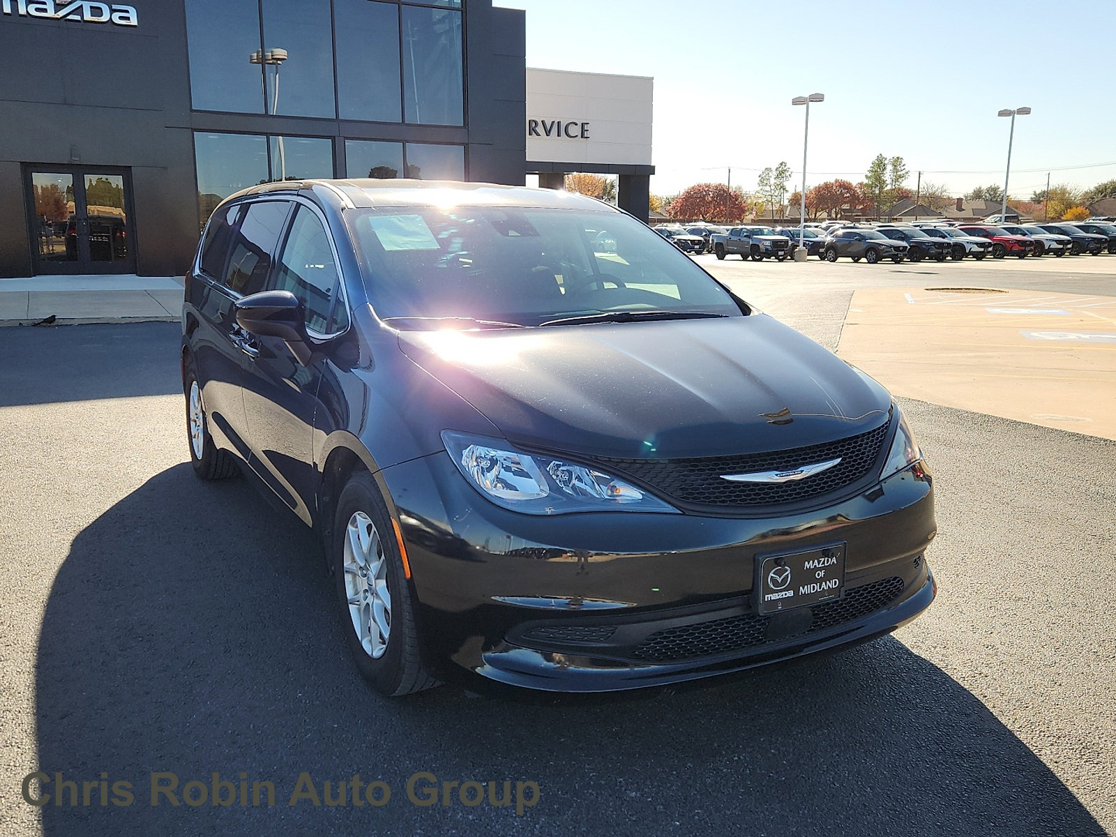 Used 2024 Chrysler Voyager LX image 1
