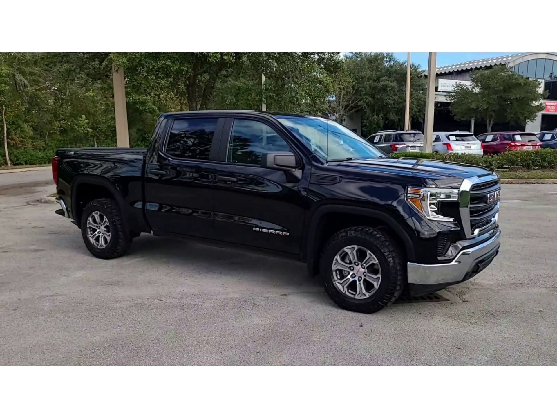 Used 2021 GMC Sierra 1500 4x4 Crew Cab w/ Sierra Value Package image 3