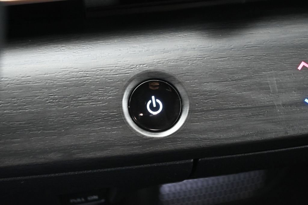 Used 2023 Nissan Ariya AWD image 14