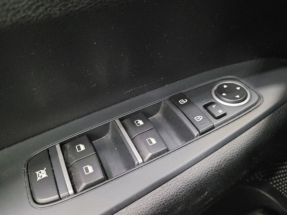 Used 2019 Kia Forte LXS FWD image 27
