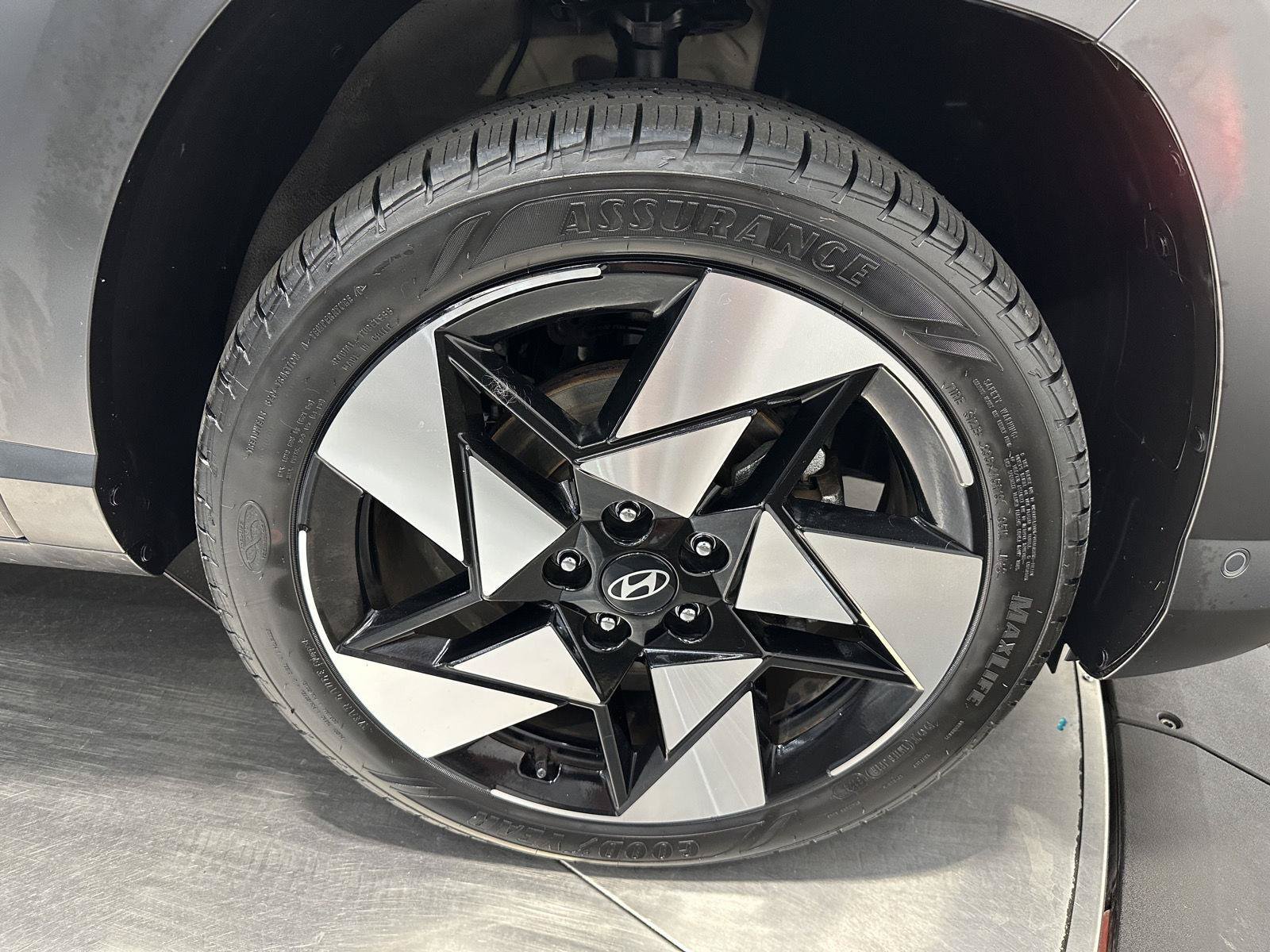 Certified 2024 Hyundai Kona Limited AWD/4WD image 12