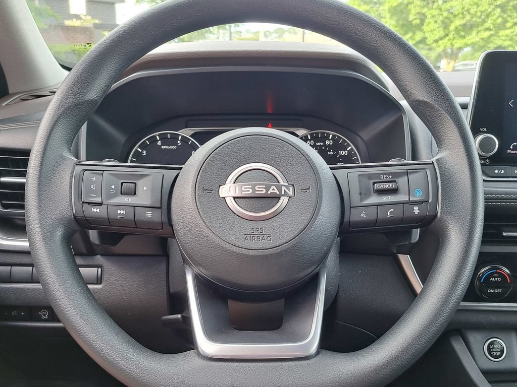 Used 2023 Nissan Rogue SV FWD image 11