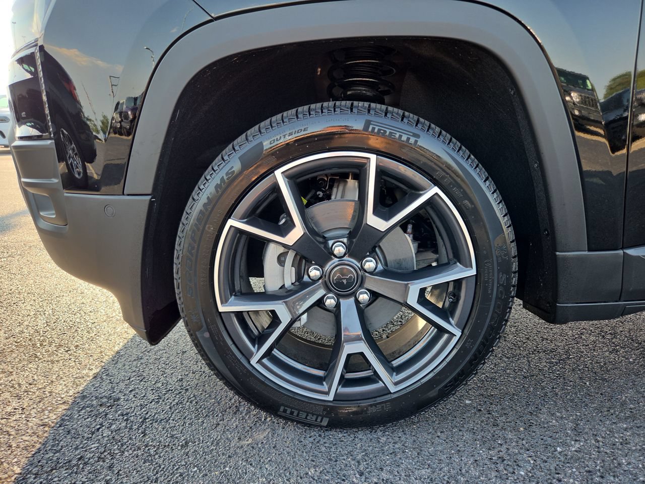 New 2026 Jeep Cherokee Overland w/ Advanced Pro Tech Group AWD/4WD image 33