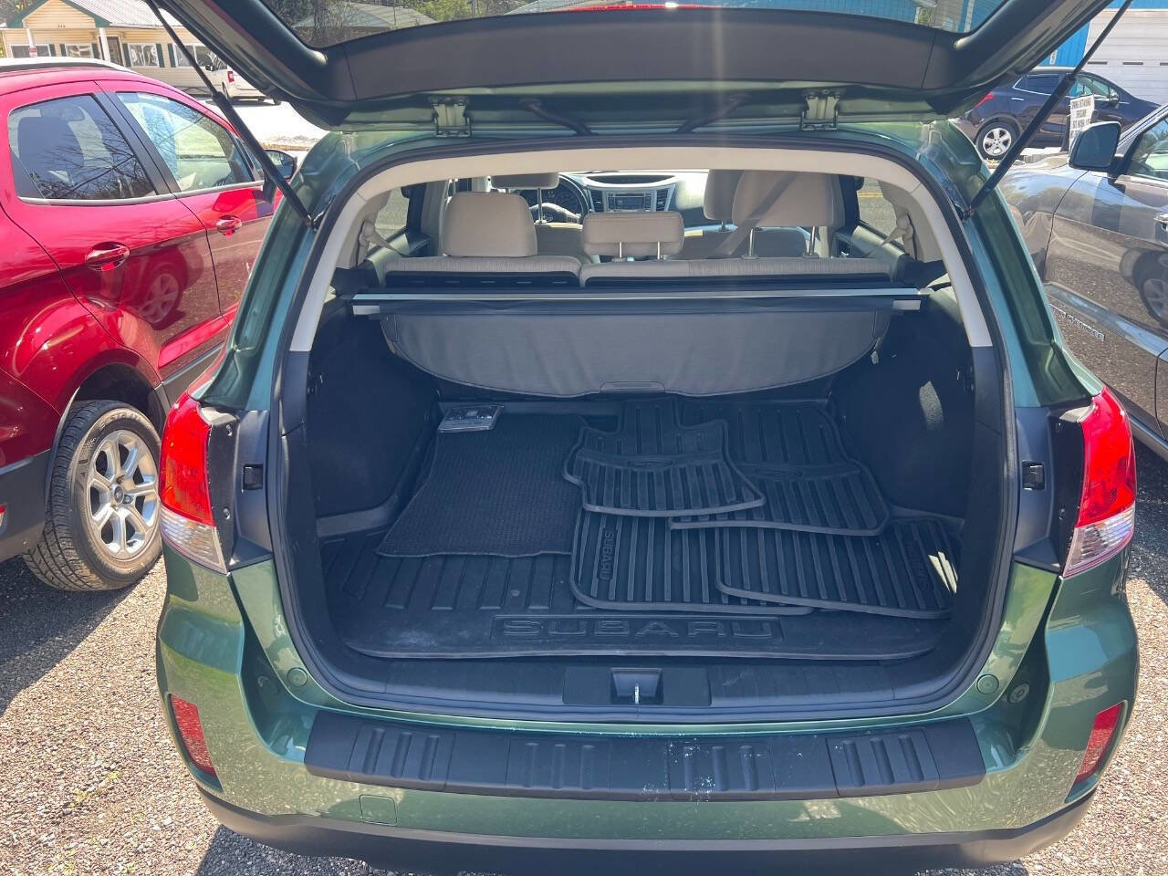 Used 2013 Subaru Outback 2.5i Premium AWD/4WD image 8