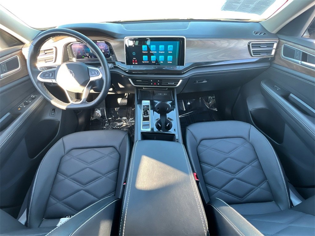 Used 2025 Volkswagen Atlas SE image 8