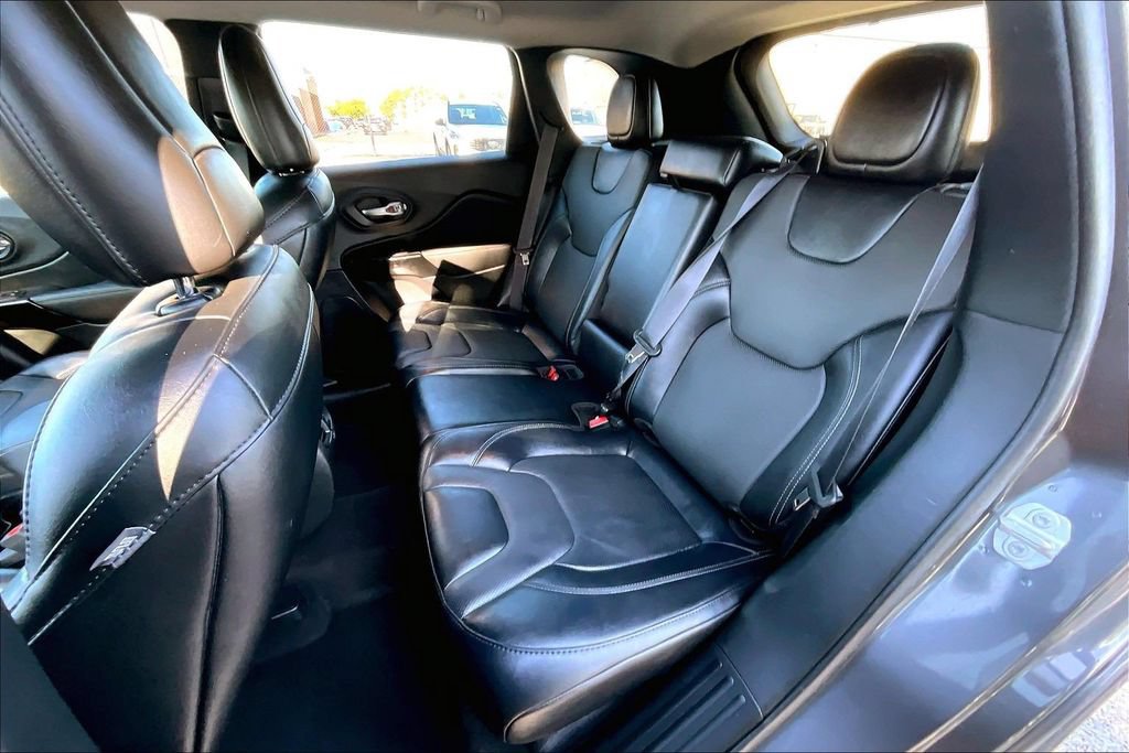 Used 2023 Jeep Cherokee Altitude Lux AWD/4WD image 24