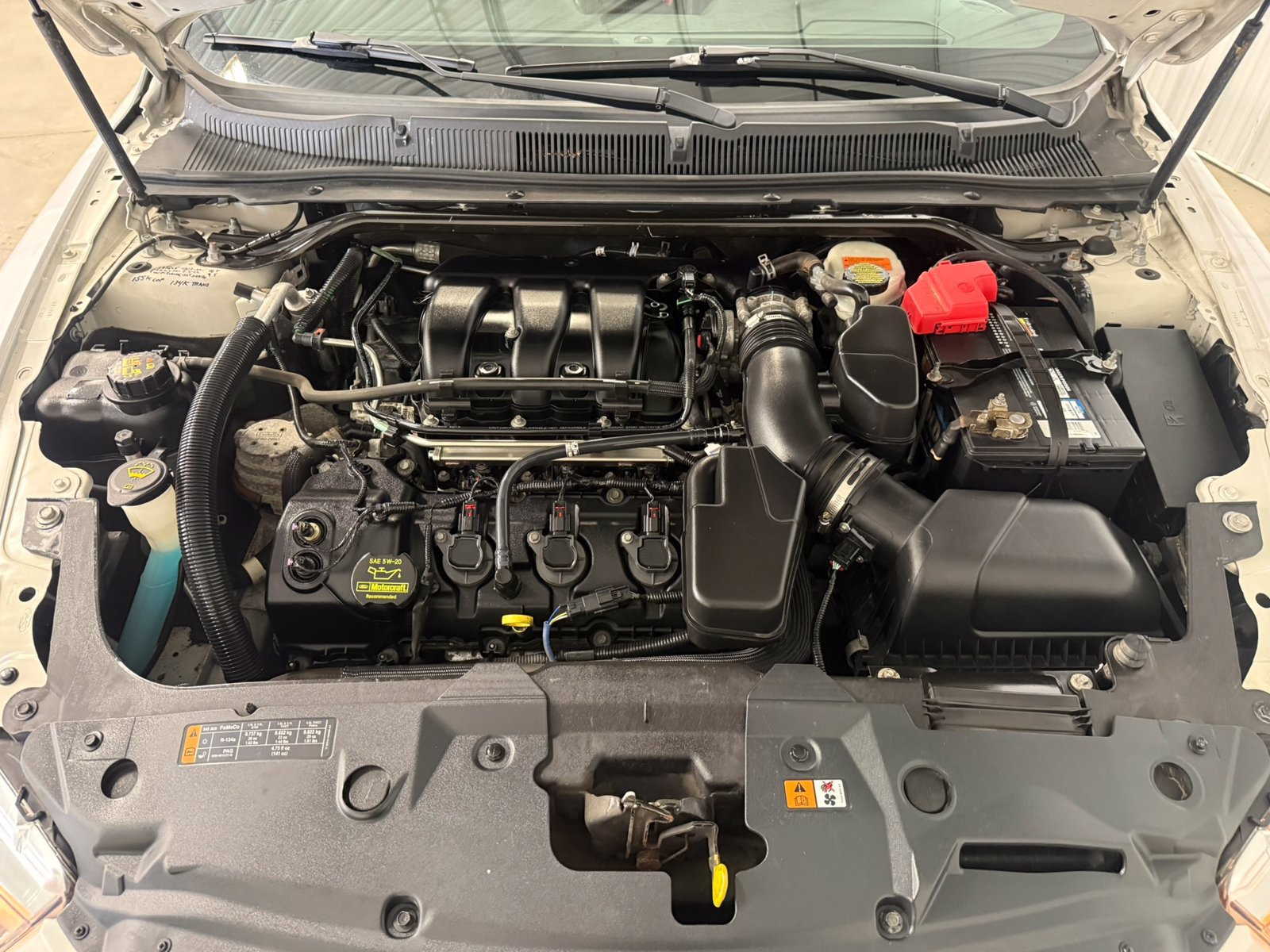 Used 2013 Ford Taurus Limited FWD image 16