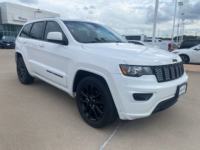 Used 2019 Jeep Grand Cherokee Altitude image 3