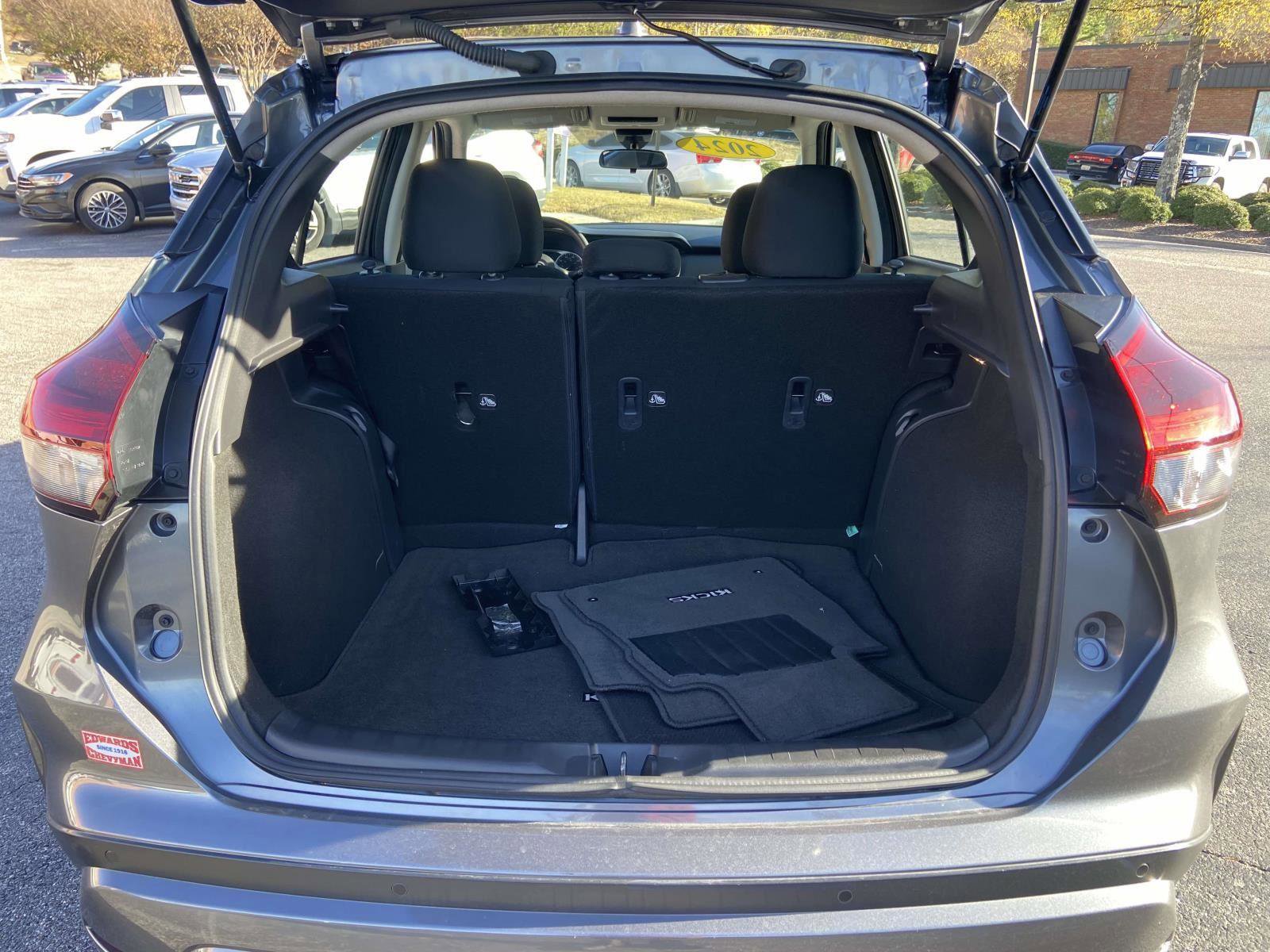 Used 2024 Nissan Kicks S image 27