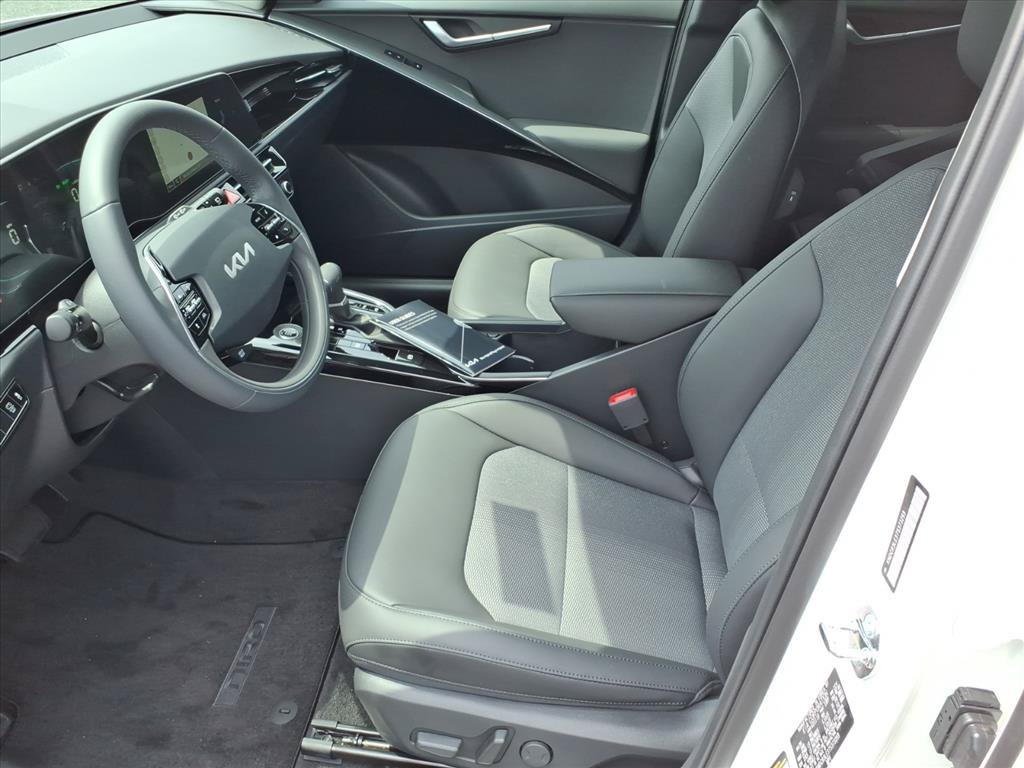New 2026 Kia Niro EX FWD image 10