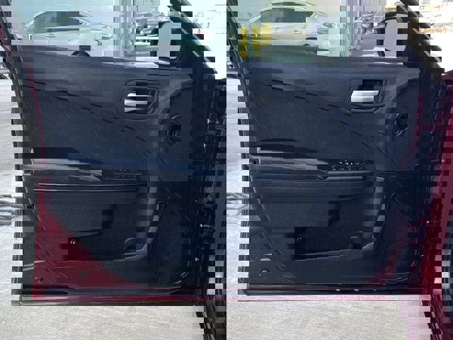 Used 2019 Dodge Charger SXT w/ Blacktop Package image 9