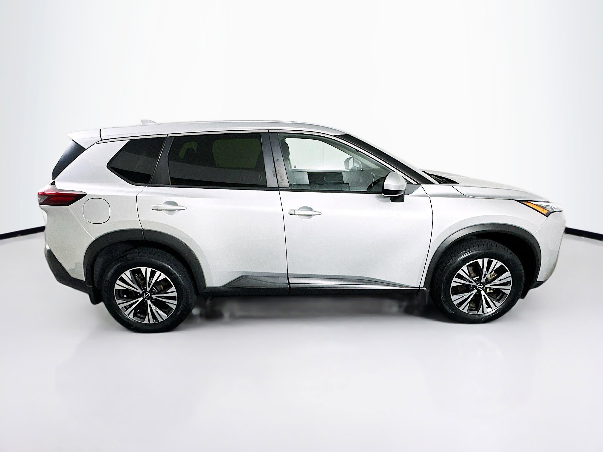 Used 2023 Nissan Rogue SV image 10