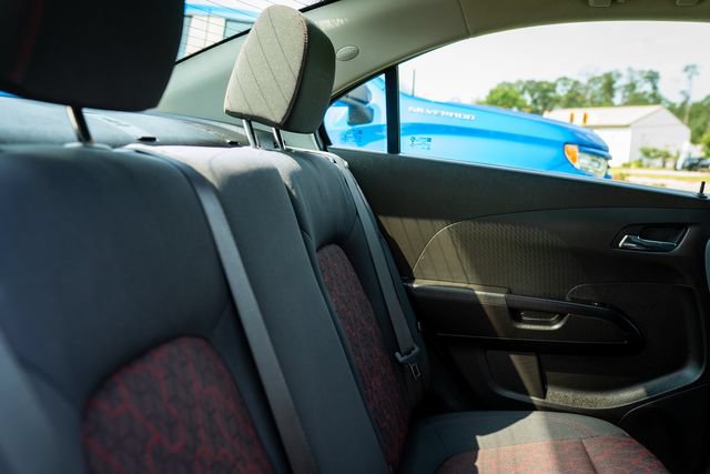 Used 2018 Chevrolet Sonic LT w/ Convenience Package FWD image 9