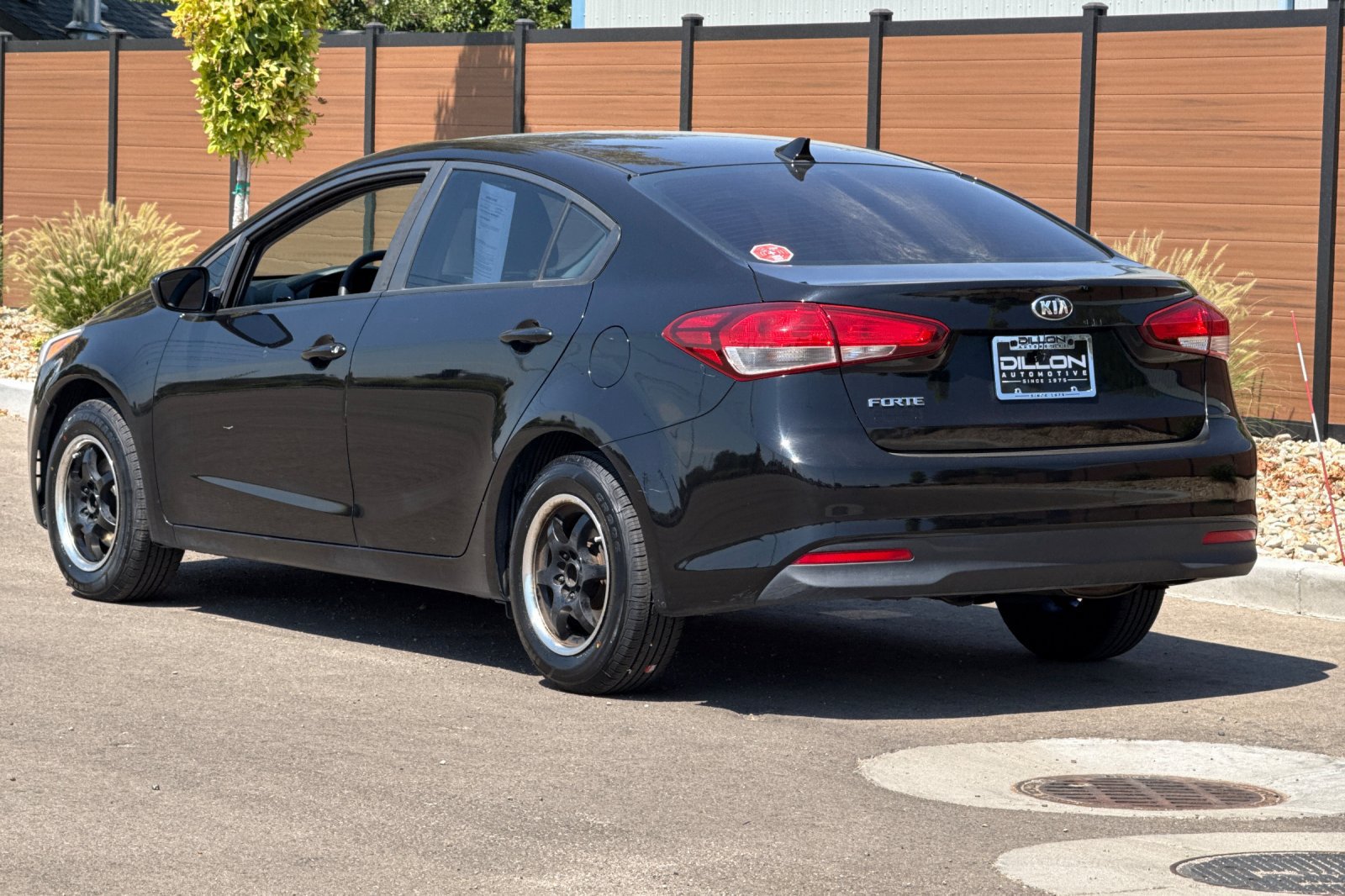 Used 2017 Kia Forte LX FWD image 9