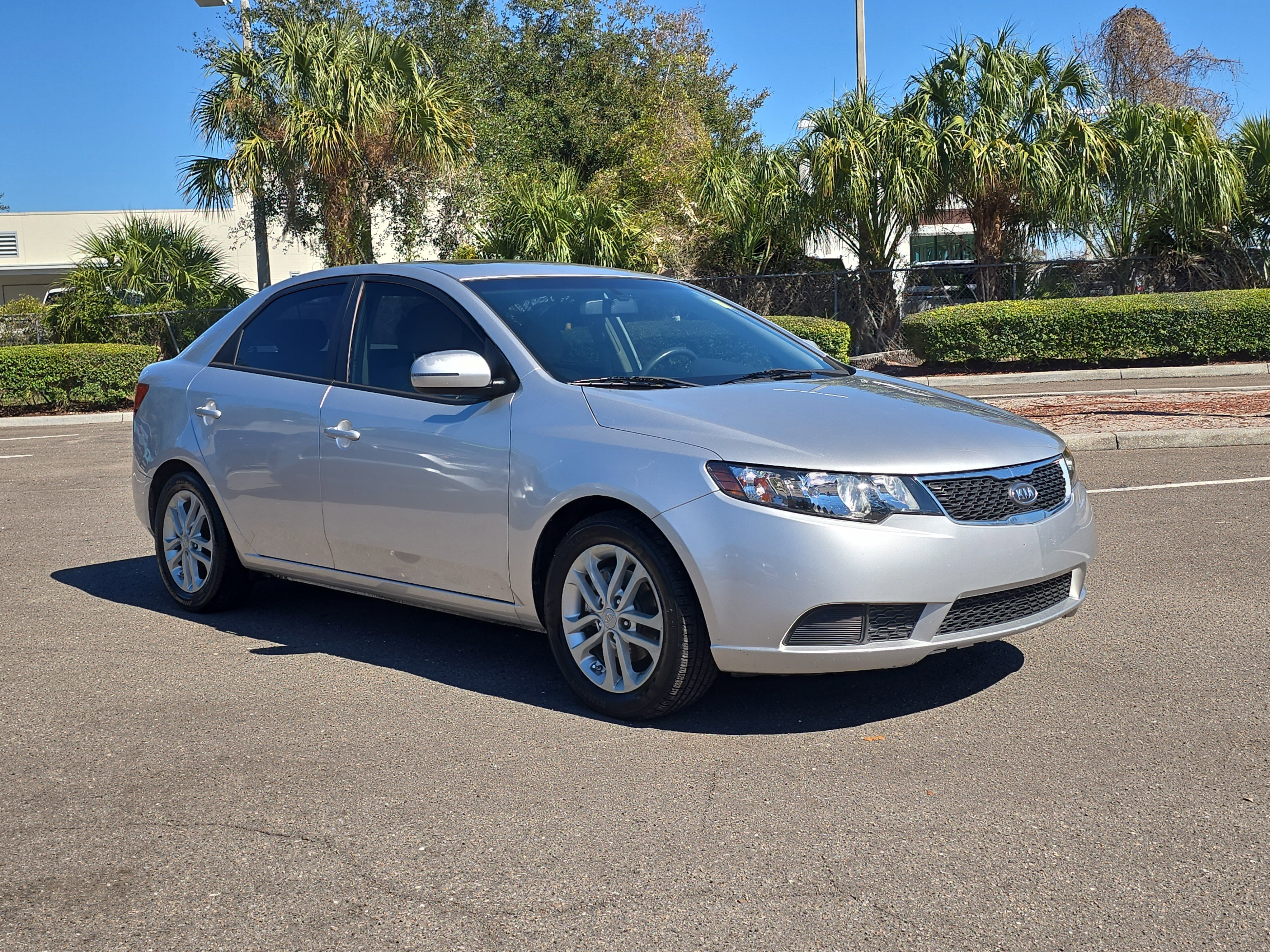 Used 2012 Kia Forte EX w/ Premium Pkg image 2