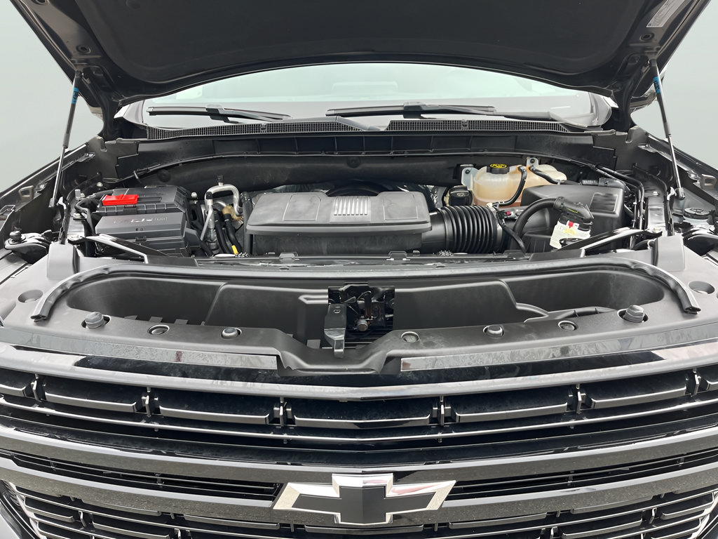 Used 2023 Chevrolet Suburban RST w/ Sport Performance Package AWD/4WD image 26