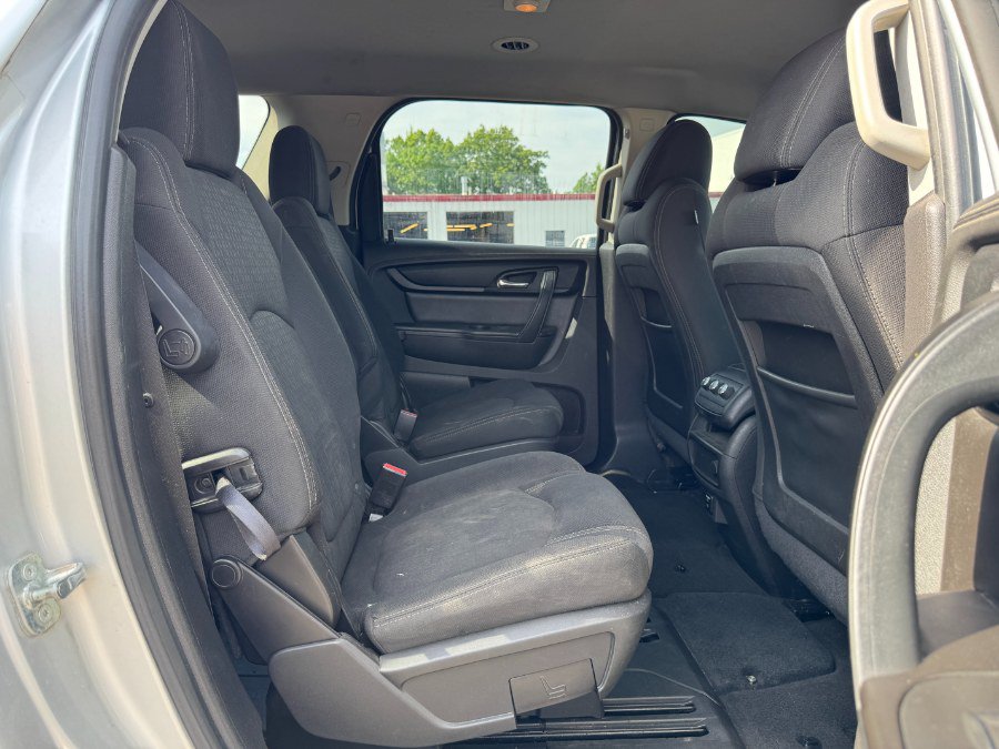 Used 2016 GMC Acadia SLE FWD image 19