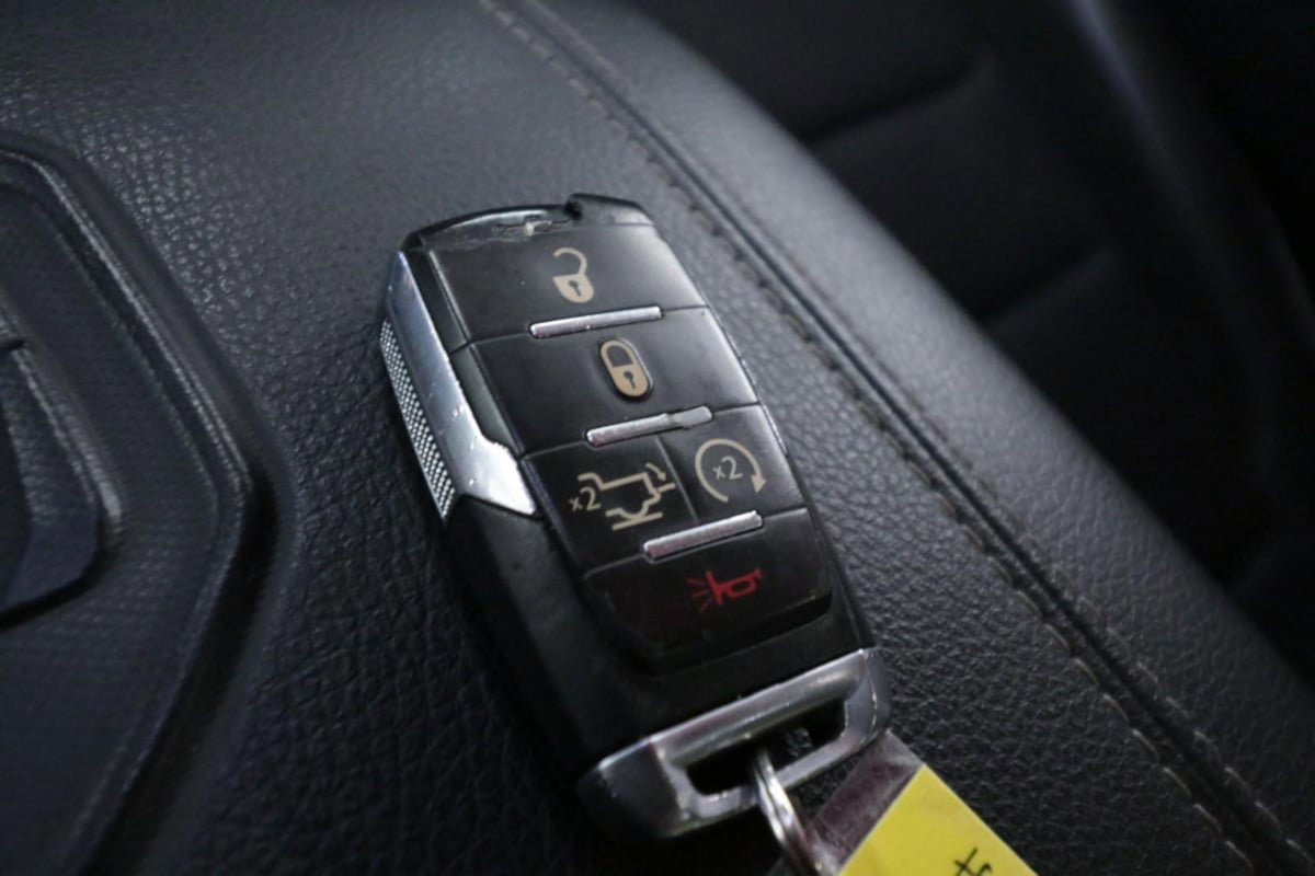 Used 2019 RAM 1500 Laramie AWD/4WD image 23