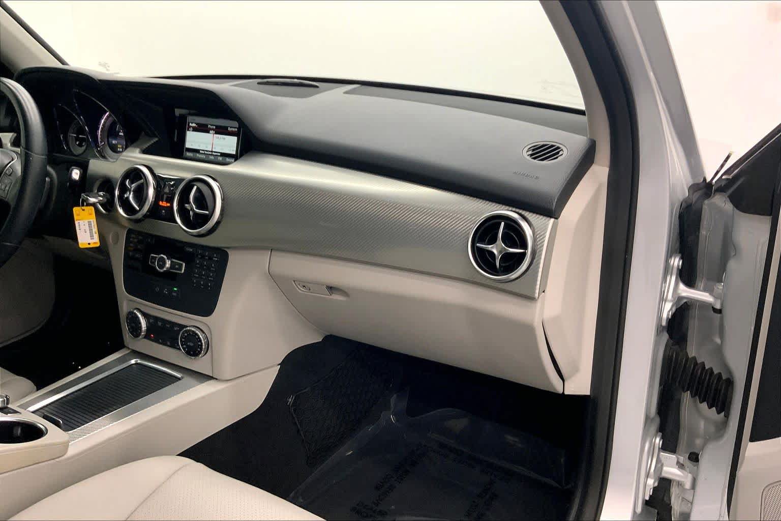Used 2014 Mercedes-Benz GLK 350 2WD image 27