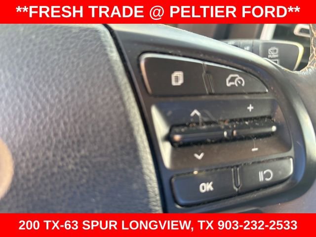 Used 2023 Hyundai Venue Limited image 11