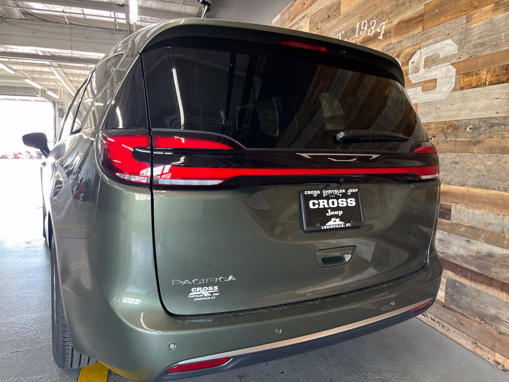 New 2027 Chrysler Pacifica Select FWD image 52