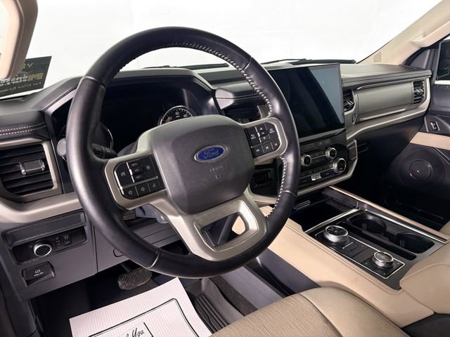 Used 2023 Ford Expedition XLT image 9