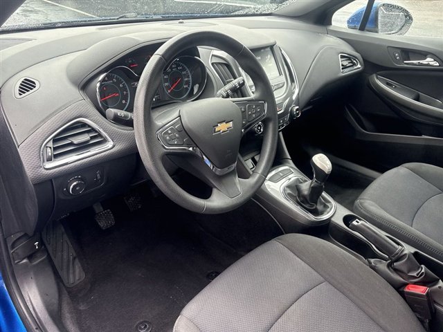 Certified 2018 Chevrolet Cruze LT w/ Convenience Package FWD image 10