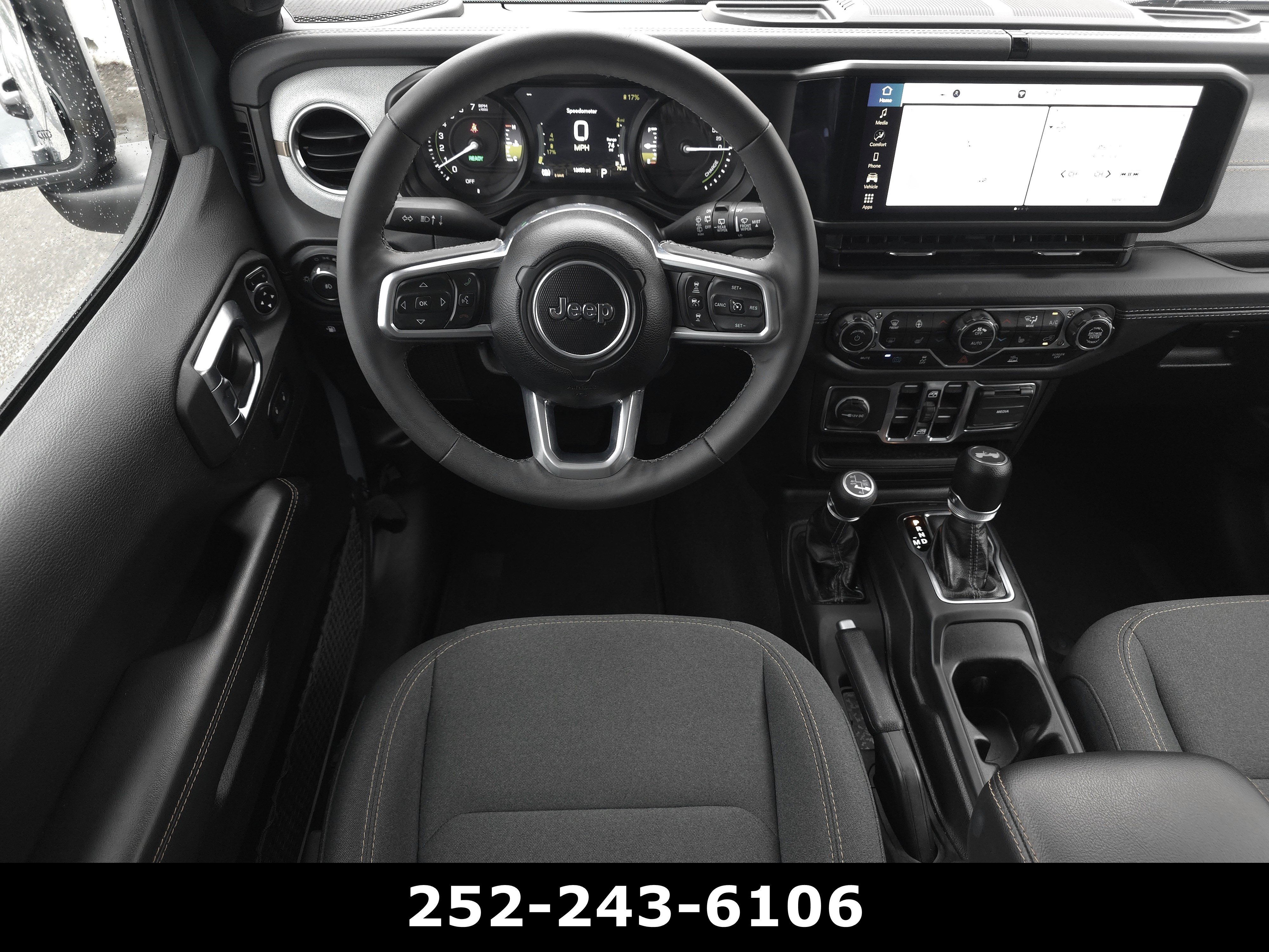 Used 2025 Jeep Wrangler Sahara image 9