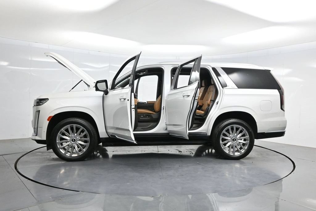 Used 2022 Cadillac Escalade Premium Luxury AWD/4WD image 56