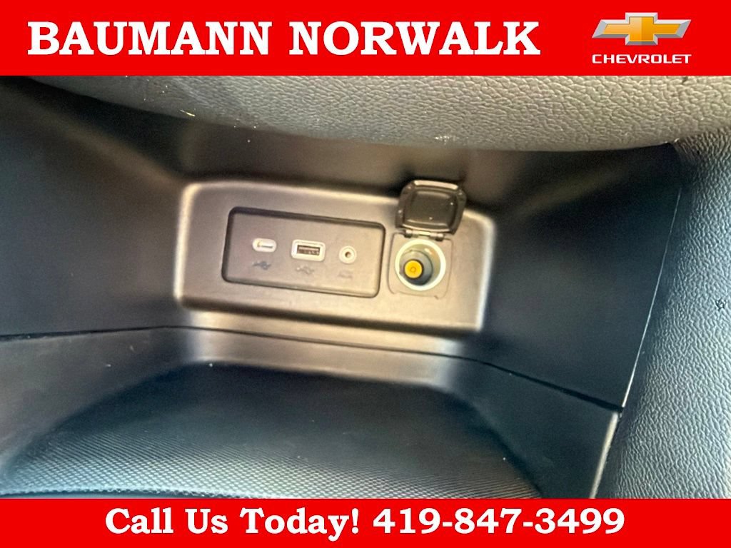 Used 2023 Chevrolet Equinox LT FWD image 35