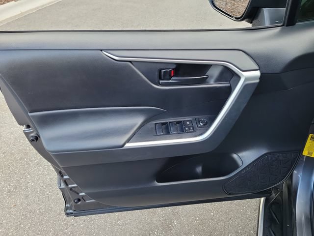 Used 2023 Toyota RAV4 LE FWD image 13