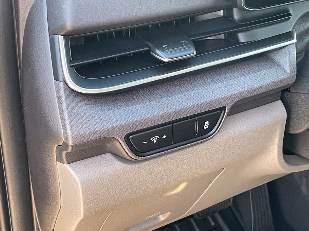 New 2027 Kia Carnival EX FWD image 12