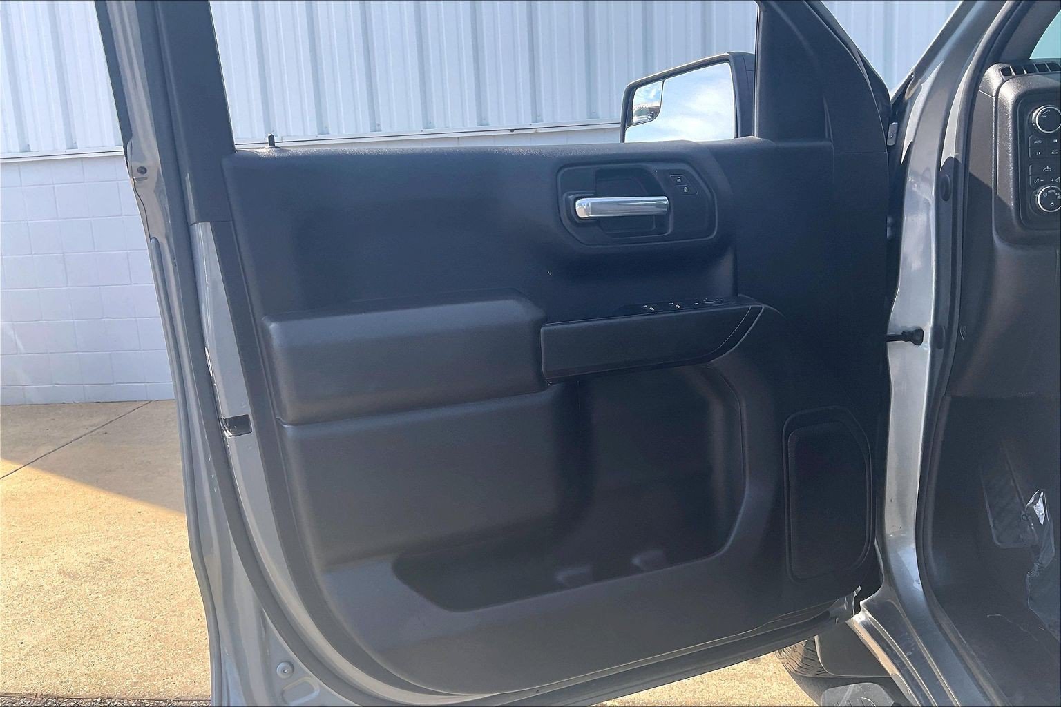Used 2023 Chevrolet Silverado 1500 Custom w/ LPO, Dark Essentials Package AWD/4WD image 27