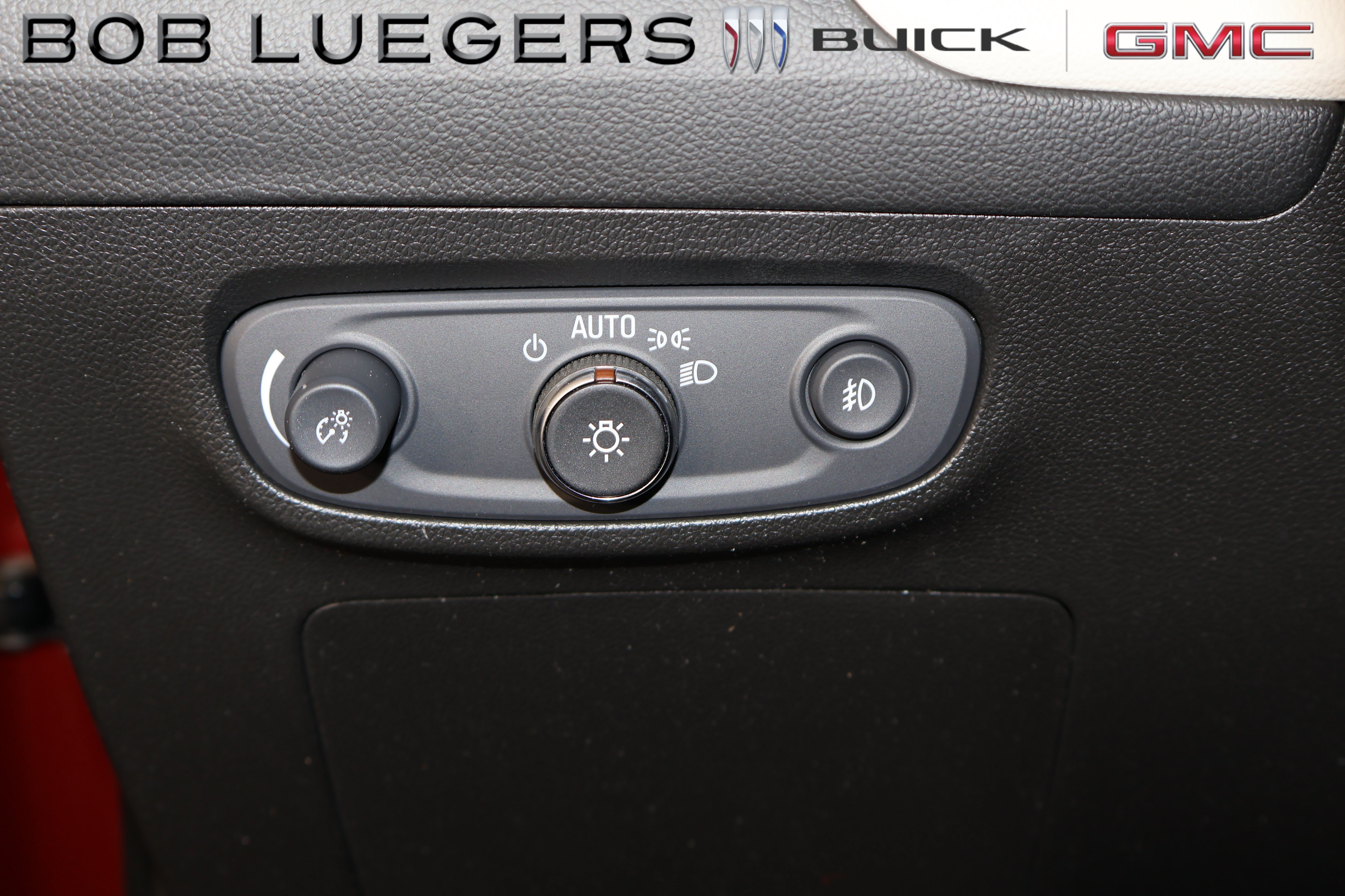 Certified 2022 Buick Encore GX Essence FWD image 26