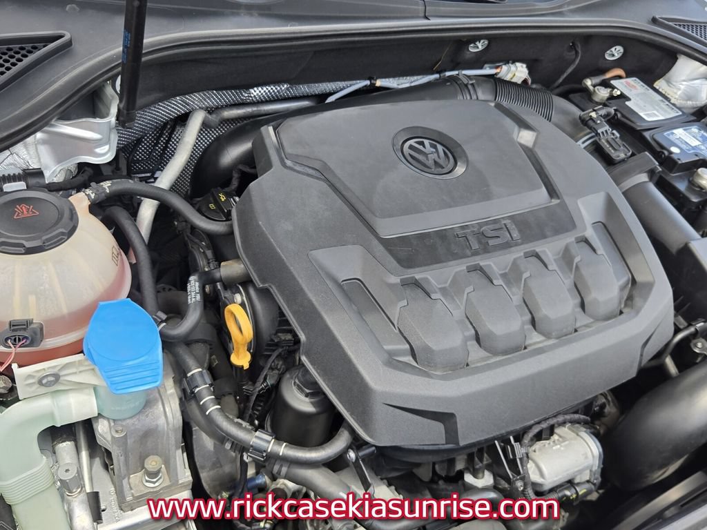 Used 2018 Volkswagen Passat 2.0T SE FWD image 19