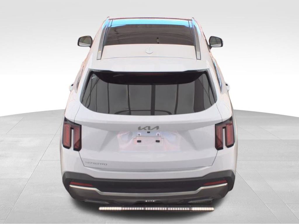 Used 2025 Kia Sorento S w/ Panoramic Sunroof Package image 8