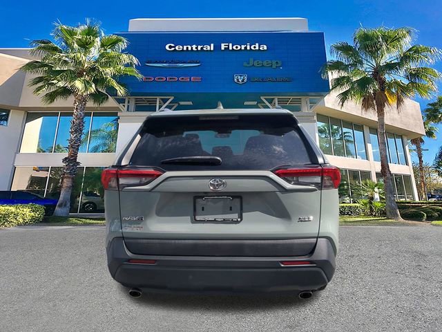 Used 2021 Toyota RAV4 XLE w/ Convenience Package FWD image 6