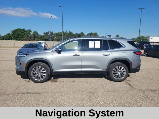 Used 2025 Buick Enclave Preferred w/ Power Package AWD/4WD image 3