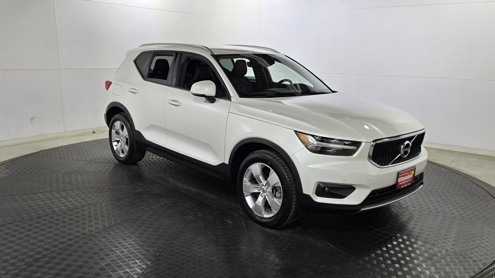 Used 2022 Volvo XC40 T5 Momentum